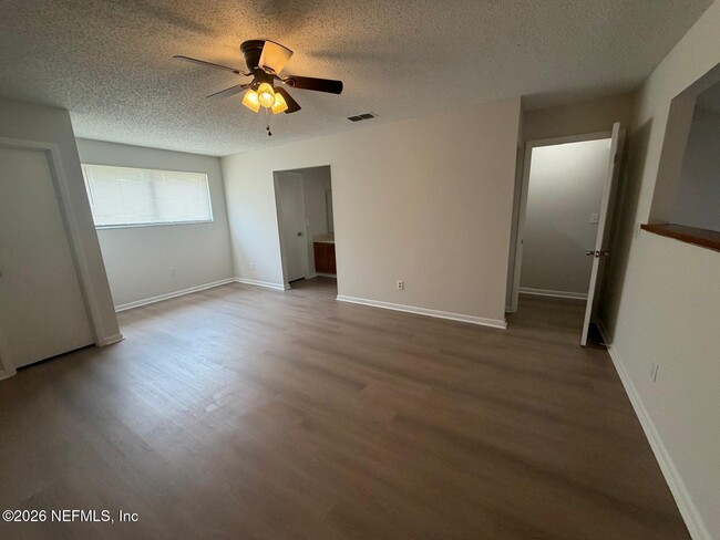 Building Photo - 5557 Greatpine Ln S