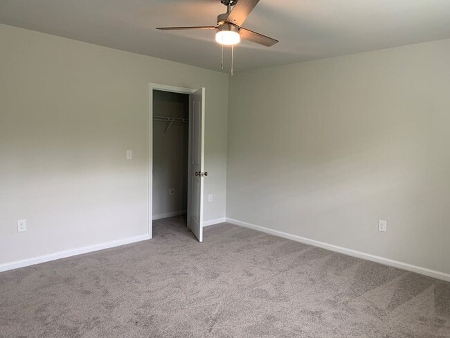 Building Photo - 609 Tova Fls Dr