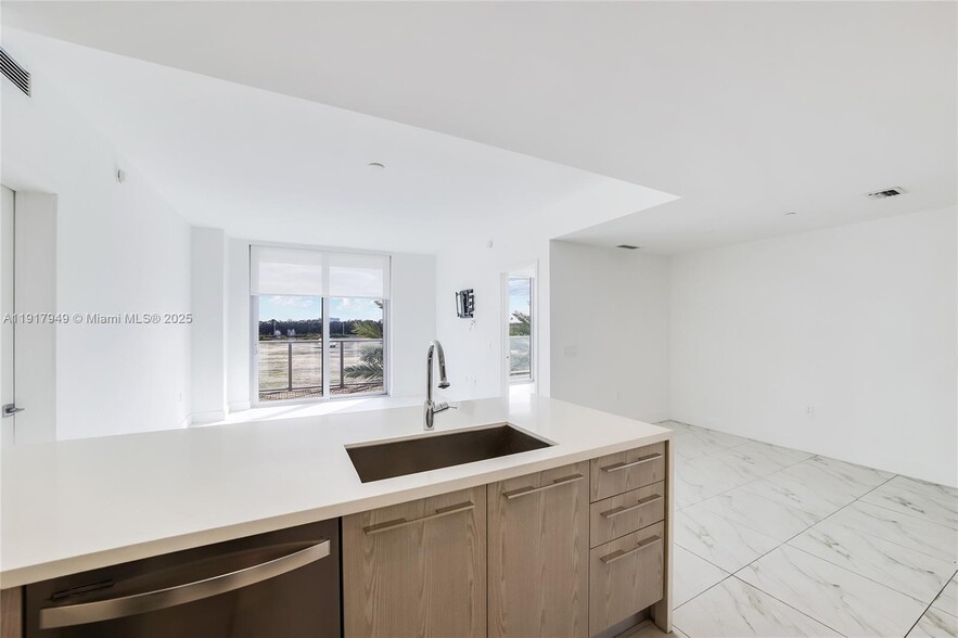 Building Photo - 2000 Metropica Way