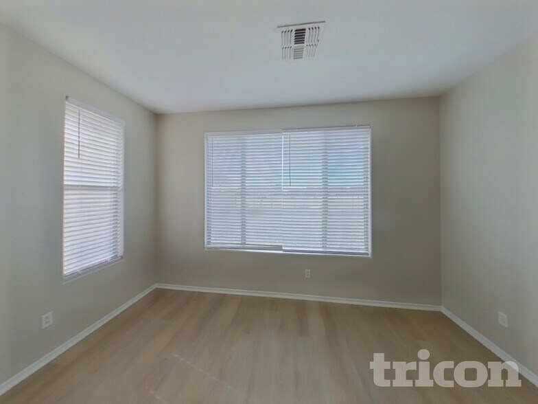 Building Photo - 6624 S 45th Glen