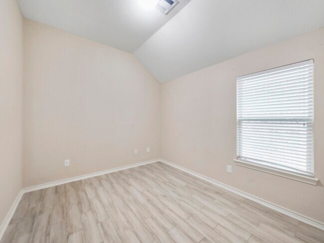 Building Photo - 1519 Spencer Glen Ln