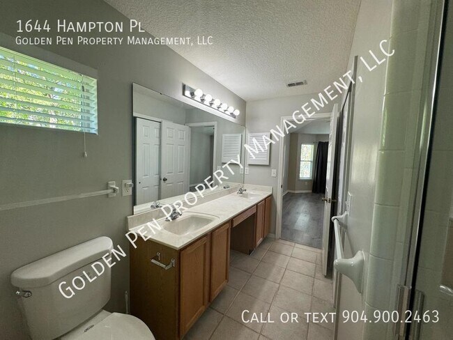 Building Photo - 1644 Hampton Pl