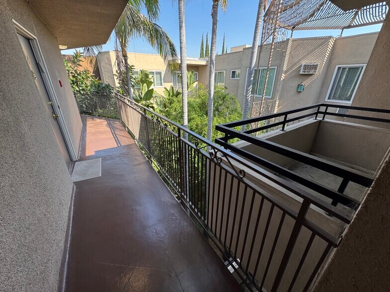 Building Photo - 1138 S Corning St