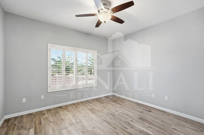 Building Photo - 16536 W Rock Springs Ln