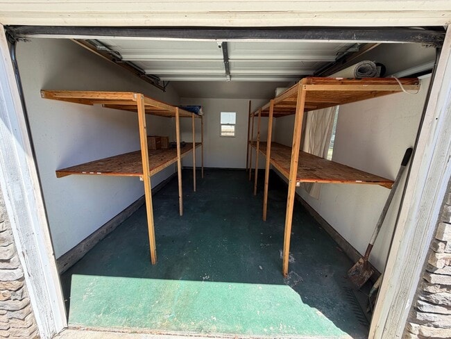 Building Photo - 885 Alsace Dr