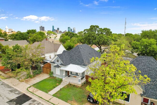 Building Photo - 921 E Hattie St