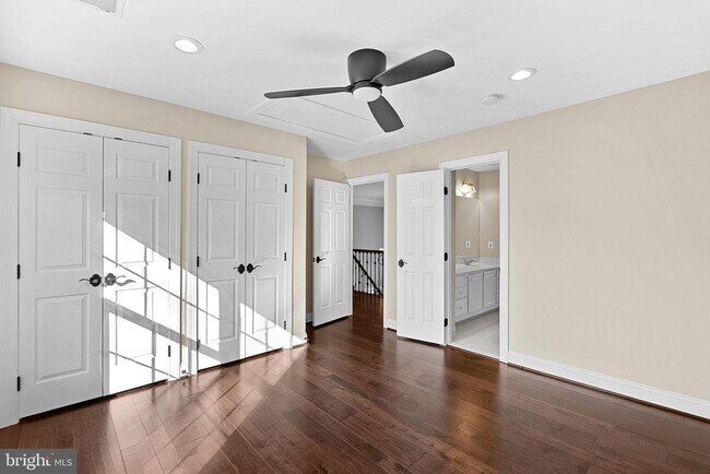 Building Photo - 8138 Rondelay Ln