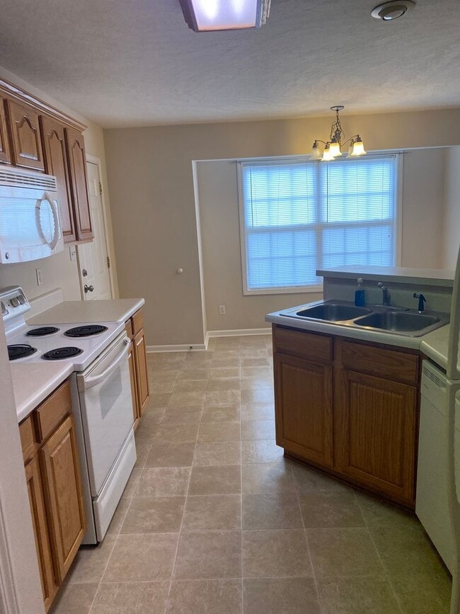 Building Photo - 3438 Topside Rd