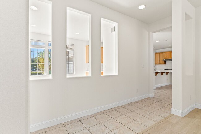 Building Photo - 3311 Montevideo Dr