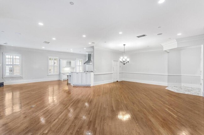 Building Photo - 3657 Peachtree Rd NE