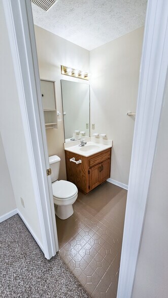 Building Photo - 140 Bright St