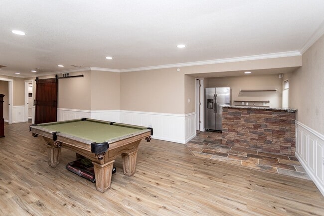 Building Photo - Beautiful Home with Stunning Views!