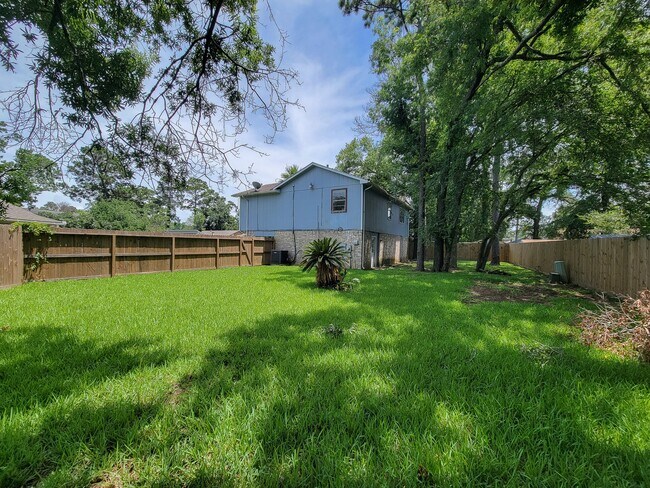 Building Photo - 8719 Valley Song Dr