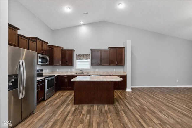 Building Photo - 6607 Laurelwood Dr