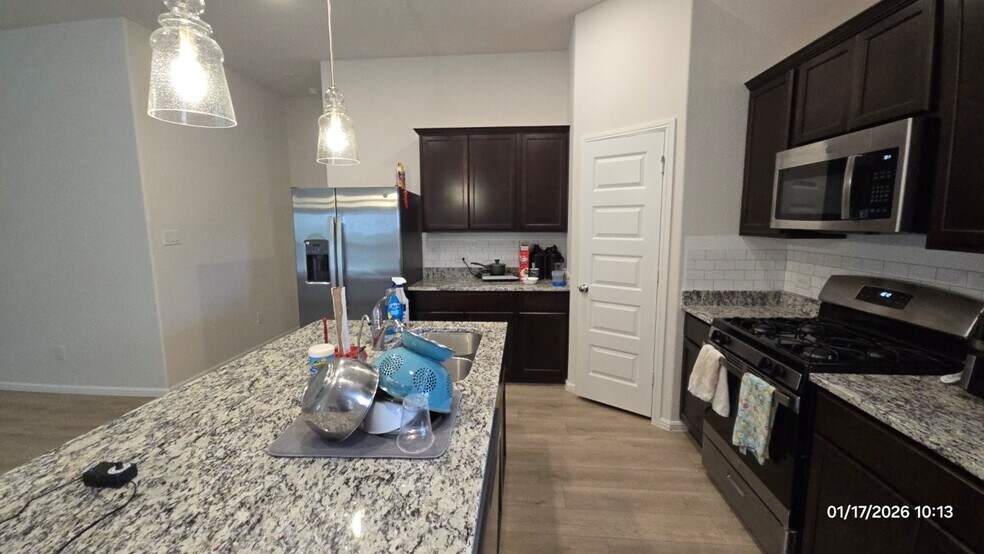 Building Photo - 1129 Birchwood Dr