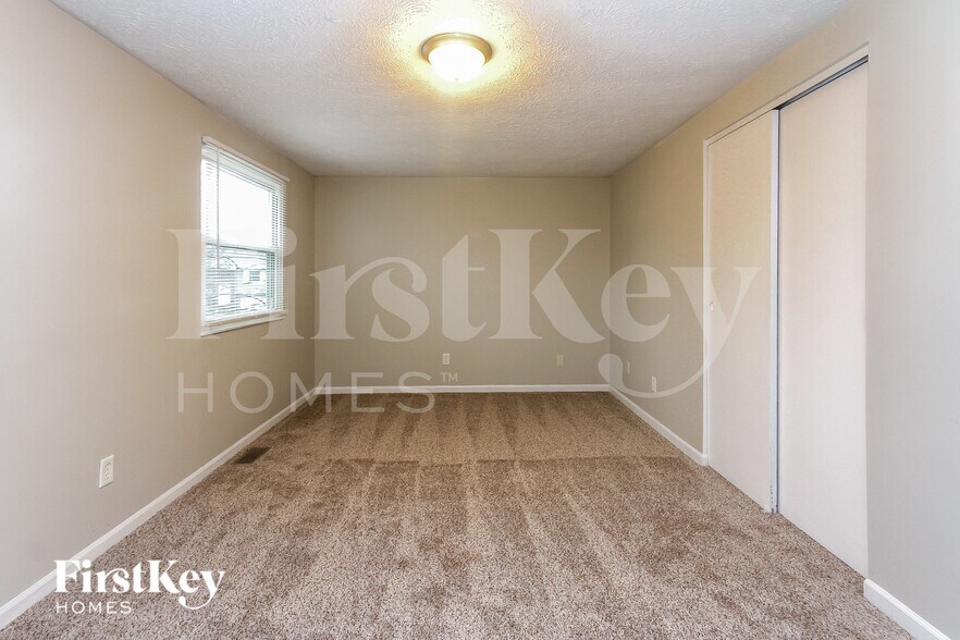 Building Photo - 5717 Hacienda Ct