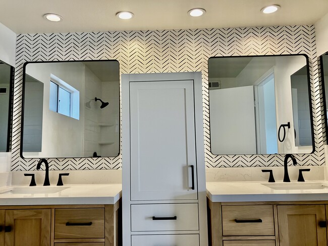 Building Photo - 2899 Thicket Pl