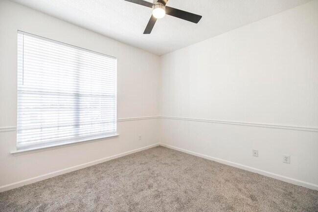 Building Photo - 807 Loudon Hill Dr