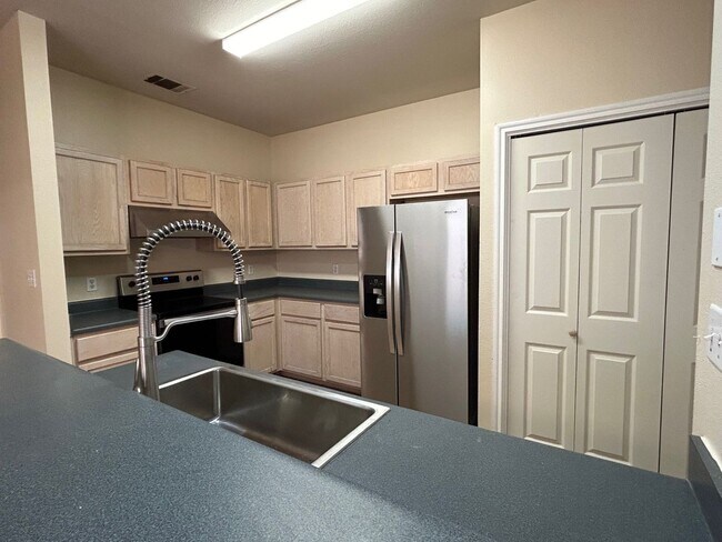 Building Photo - 8710 Weiser Dr
