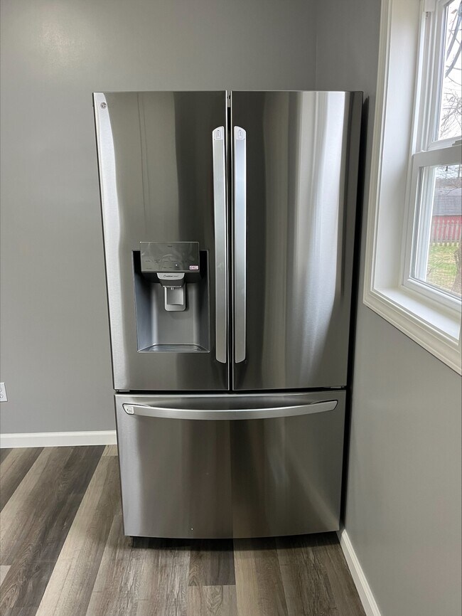 Building Photo - 2053 Ohio Ave