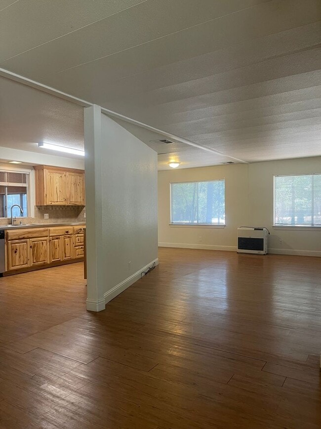 Building Photo - SHASTA FOREST VILLAGE / MANUFACTURED 2 BED 2 BATH HOME IN SHINGLETOWN