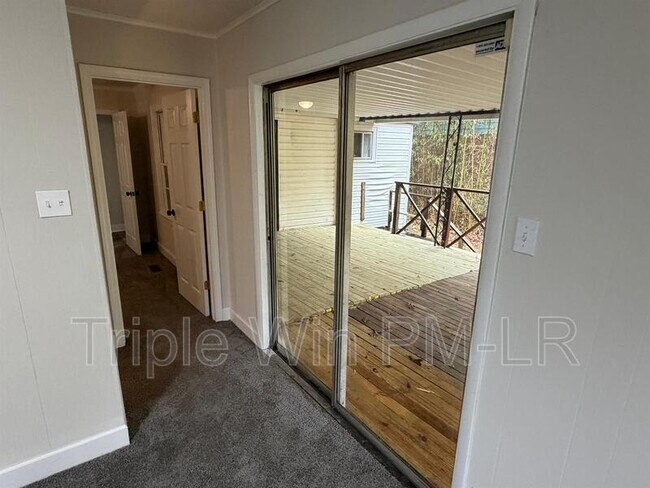 Building Photo - 8010 Westwood Ave