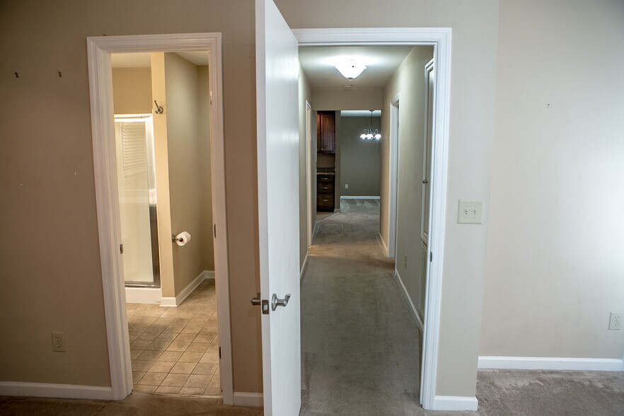 Building Photo - 2804 Thurman Cir SW