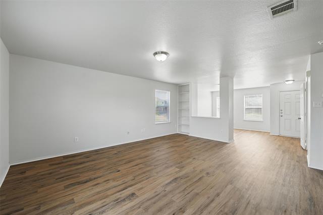 Building Photo - 318 Chisholm Trail