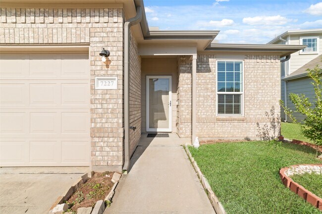 Building Photo - 7227 Hobby Wind Ridge Dr