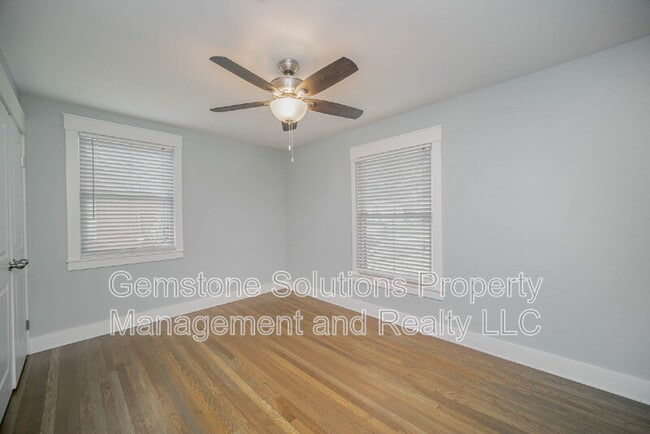 Building Photo - 413 Lynn Dr
