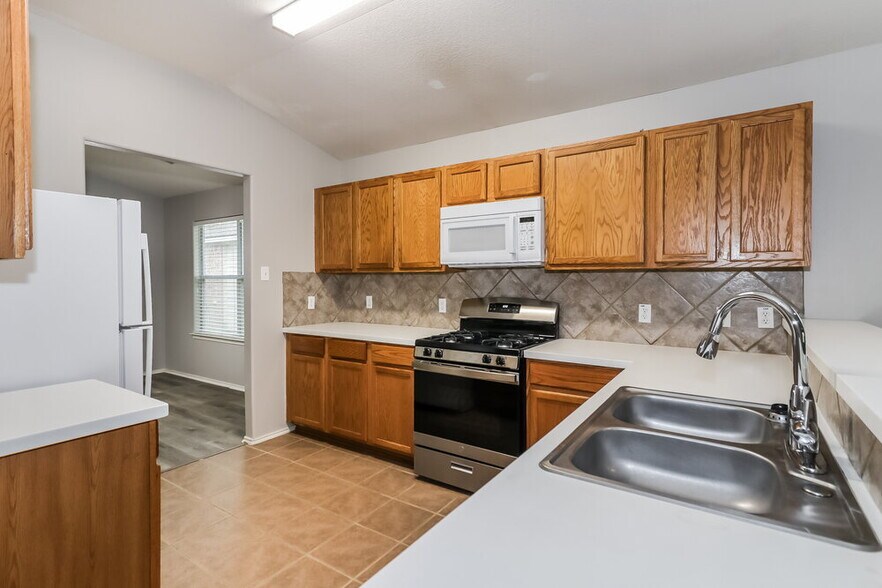 Building Photo - 3510 Aztec Wood Dr