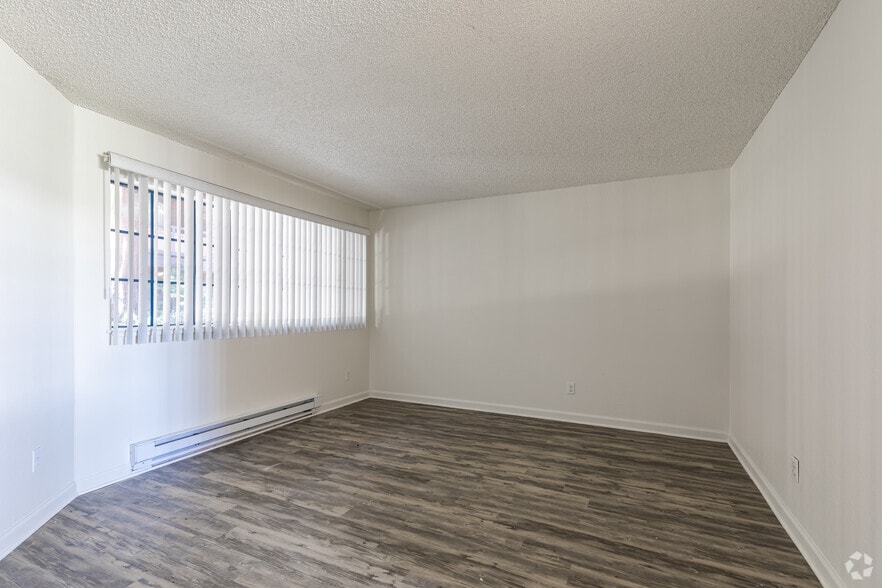 2BR, 1BA - 1003SF - Ashland Garden Apartments