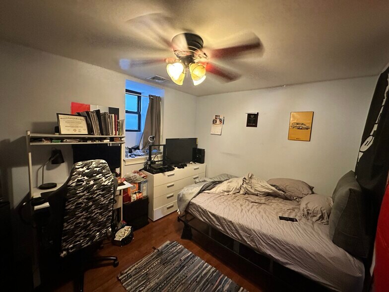 Building Photo - 135 Hillside St