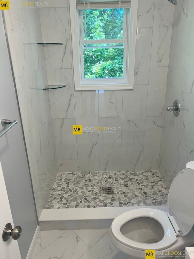 Building Photo - 31-33 Raymond Ave. Unit 33-2