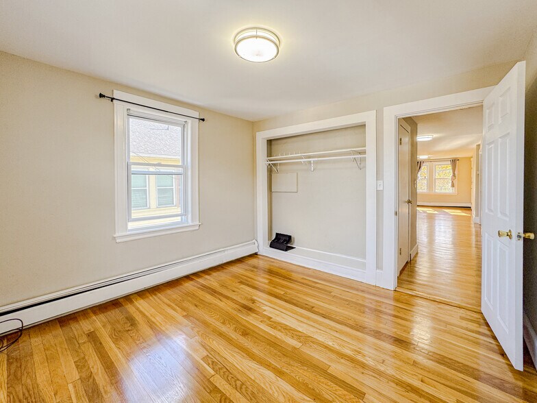 Building Photo - 19 Town Hill St