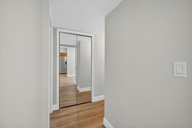 Building Photo - 2591 NE 55th Ct