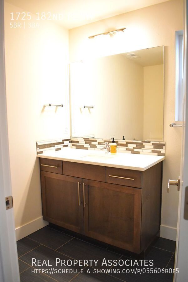 Building Photo - 1725 182nd Pl SW