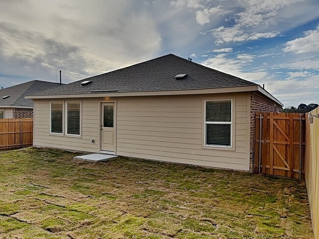 Building Photo - NEW CONSTRUCTION! READY NOW!