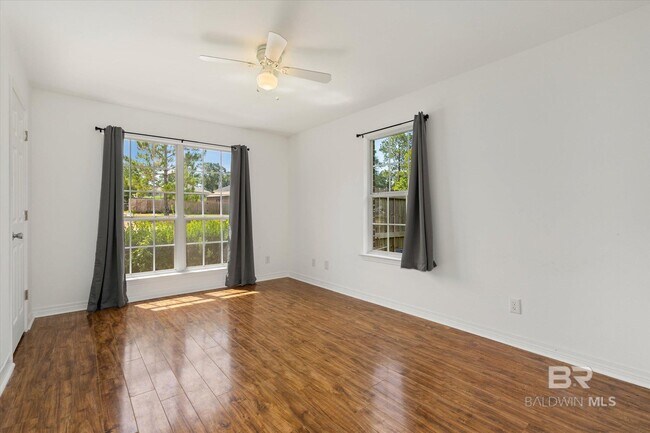 Building Photo - 15982 Pecan View Dr