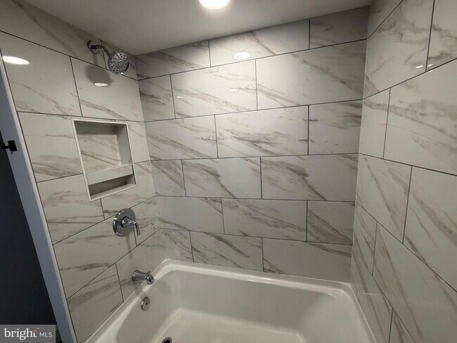 Building Photo - 363 E Airy St