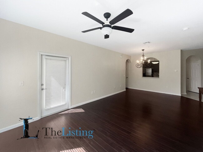 Building Photo - 8630 Buccilli Dr