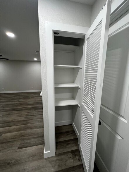 Building Photo - 1094 Geer Rd