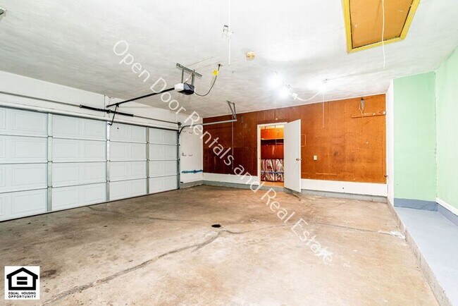 Building Photo - 9324 Saratoga Rd