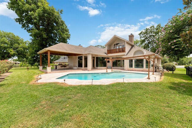 Building Photo - 32610 Whitburn Trail