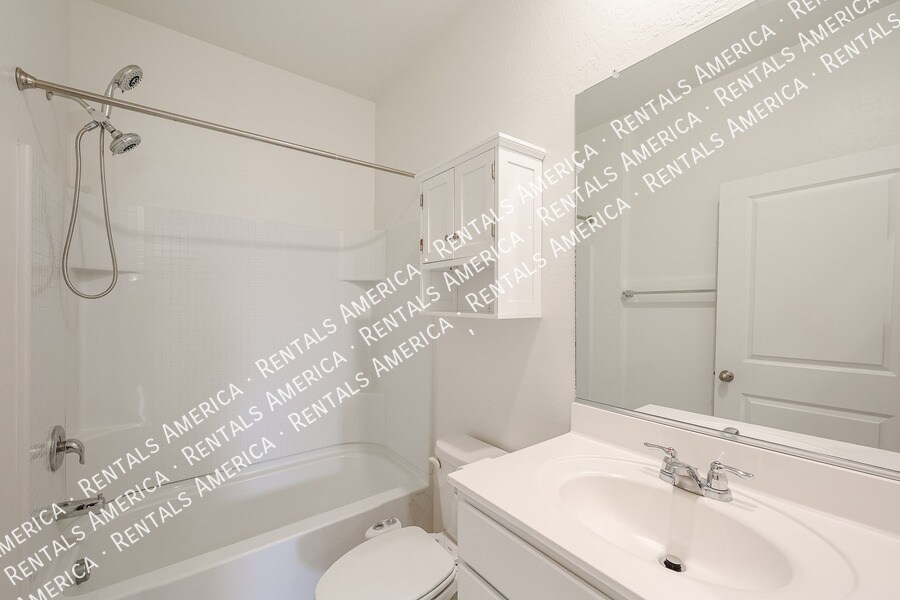 Building Photo - 6321 W Latona Rd