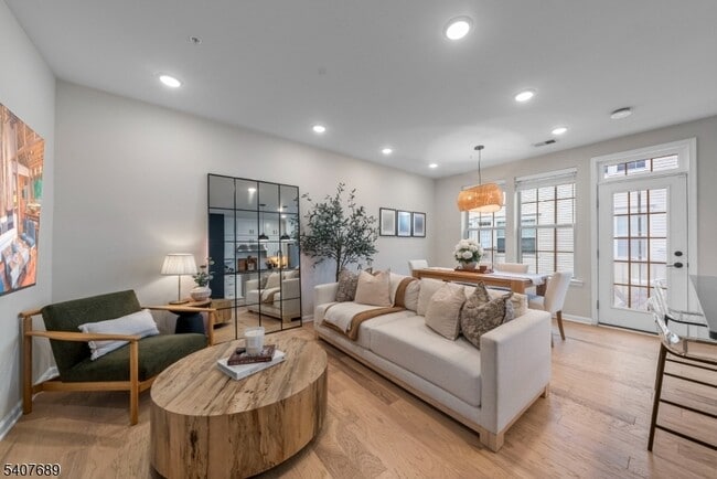 Building Photo - 105 Robeson St