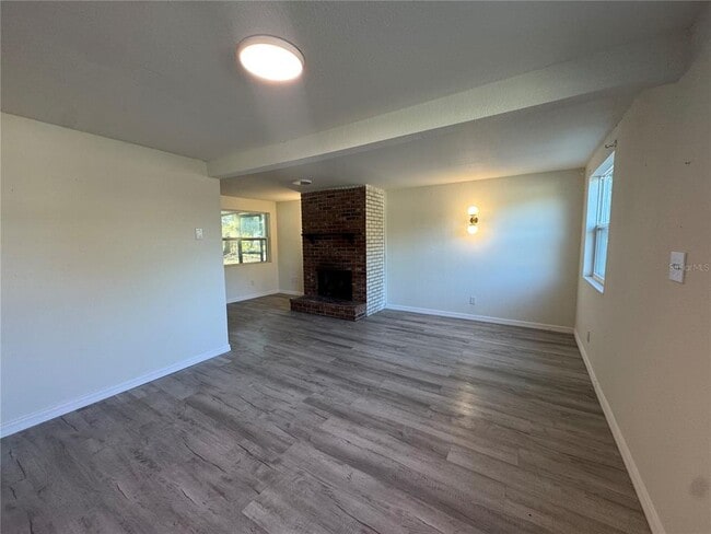 Building Photo - 7224 Valiant Ct