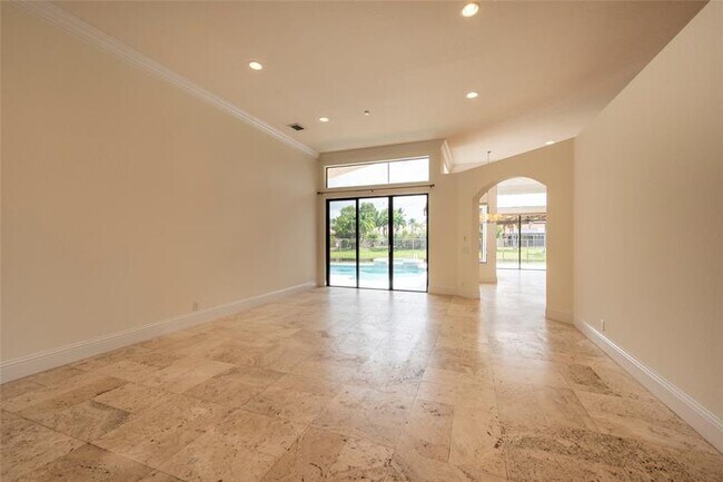 Building Photo - 361 Fairmont Way