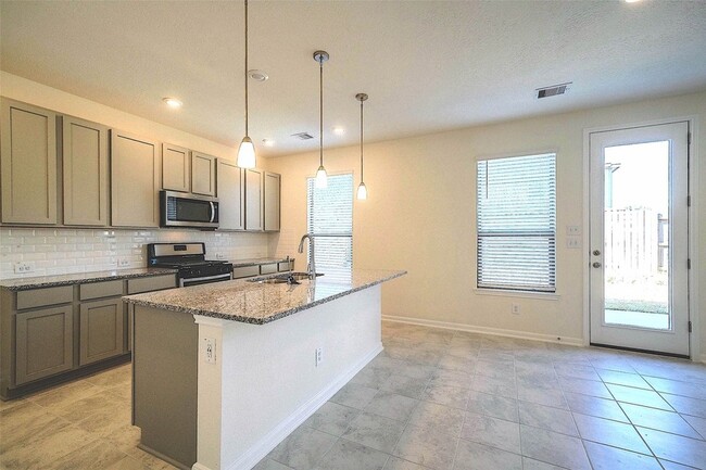 Building Photo - 20811 Sheffield Pk Dr