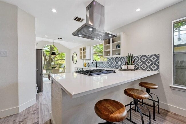 Building Photo - 10612 Watchful Fox Dr